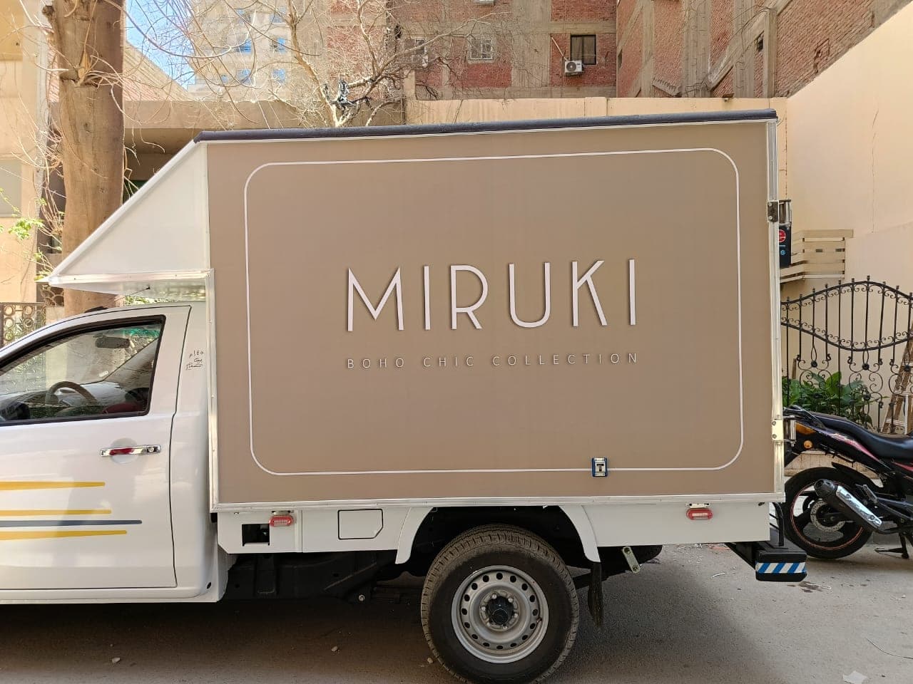 MIRUKI: Delivery fleet wrap